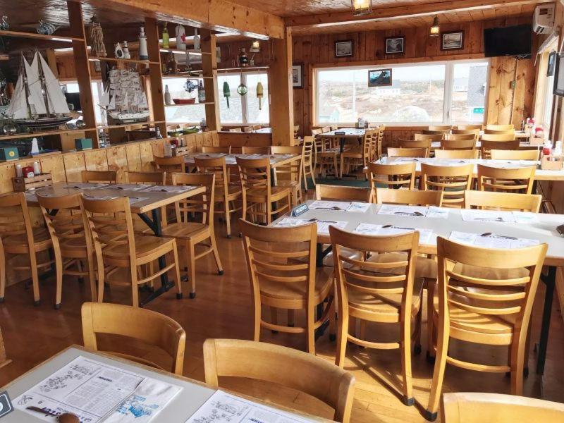 Breakwater Inn Peggy's Cove Exterior photo